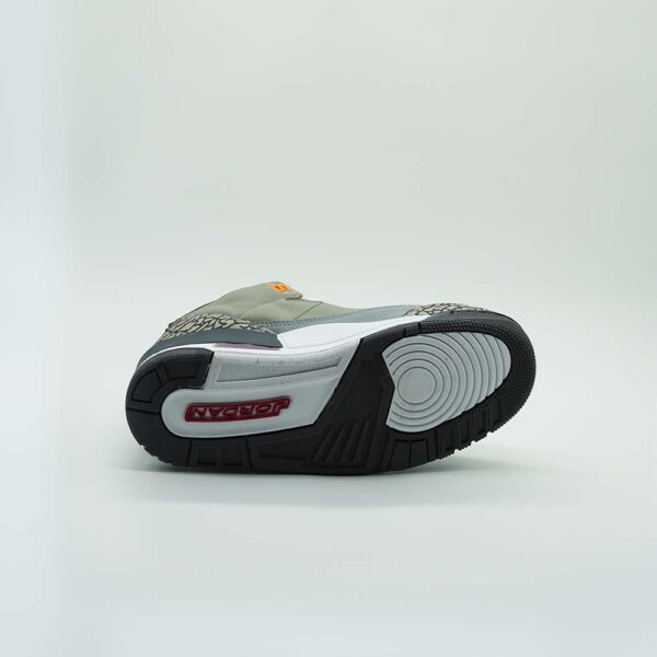Air Jordan 3 Retro "Cool Grey" - Image 4